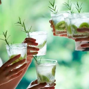 THE SODOH HIGASHIYAMA KYOTO(ザ ソウドウ 東山京都)  オシャレなドリンクで乾杯。