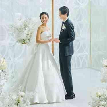 グランドプリンスホテル大阪ベイ 自然光差し込む空間でアットホームなセレモニーを