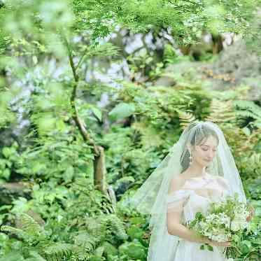 グランドプリンスホテル大阪ベイ 木漏れ日の中の新婦