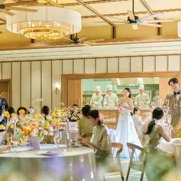 THE MARK GRAND HOTEL 料理でもてなせられるオープンキッチンが魅力的