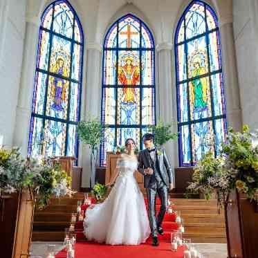 ベルクラシック大阪 本格的な大聖堂での結婚式を