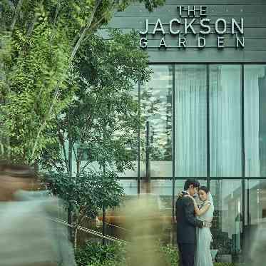 ザ ジャクソン ガーデン(THE JACKSON GARDEN) ハイエンドな街並みに佇む館