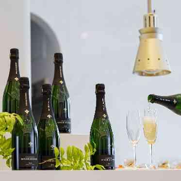 ザ ジャクソン ガーデン（THE JACKSON GARDEN） 日本初上陸シャンパン「ROGER DESIVRY」をご用意