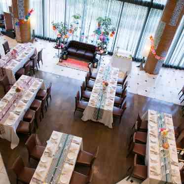 WOLFGANG・PUCK(ウルフギャング・パック) 会場は晩餐会スタイル。アレンジ自在なのもウルフギャングパックの魅力の一つ。