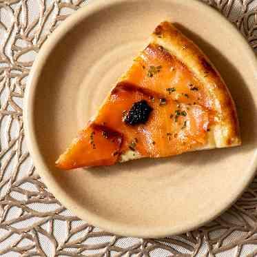 WOLFGANG・PUCK(ウルフギャング・パック) 大人気「スモークサーモンピザ」はもちろん全メニューに。