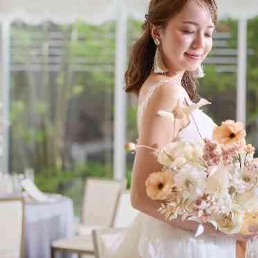 CELESTE(セレスト) 柔らかな光に包まれて咲く、花嫁の微笑み