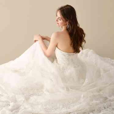 ルシアスガーデン 運命の1着を見つけて