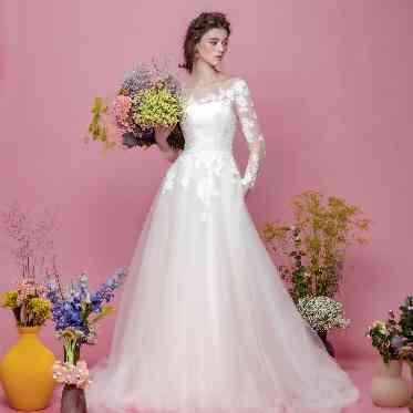 ルシアスガーデン 運命の1着を見つけて