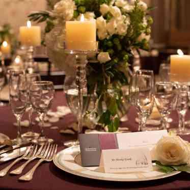 キャンドルが目を惹くテーブルコーディネート