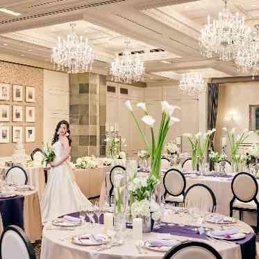 パリの邸宅をイメージされた会場でゲスト様と優雅なひと時を