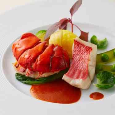 金目鯛の低温ヴァプールとオマール海老のロースト