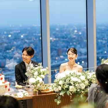 GRADATIONS（グラデーションズ） Real Wedding Story｜光の中へ、笑顔のスタート