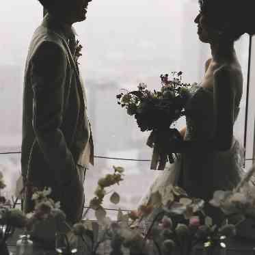 GRADATIONS（グラデーションズ） Real Wedding Story｜まるで映画のワンシーンのような一枚