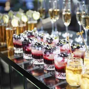 GRADATIONS(グラデーションズ)/エスクリウェディング 【デスク見学予約限定】ウェルカムシャンパンをプレゼント(最大13.2万円相当)