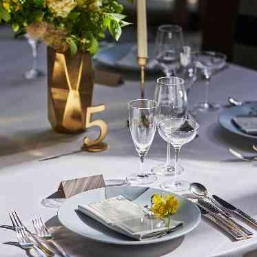 St. ヴァレンタイン福山/FIVESTAR WEDDING 披露宴会場の雰囲気はテーブルコーディネートでアレンジ