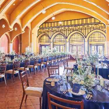 おふたりのご希望に合わせてテーブルレイアウトをご提案