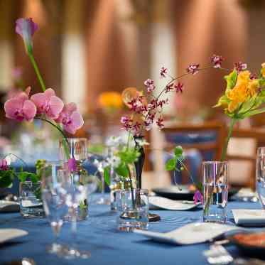 テーブルフラワーにおふたりの想いを詰め込んで