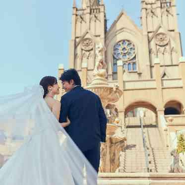 大聖堂を背景に!撮影スポット!