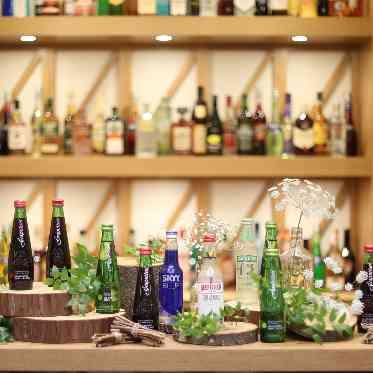 St. ヴァレンタイン福山/FIVESTAR WEDDING ゲストを最初にもてなすウエルカムラウンジ☆バーカウンターには豊富なフリードリンク