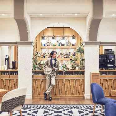 St. ヴァレンタイン福山/FIVESTAR WEDDING 白基調だけどカジュアルな木の色に緑を取り入れた人気のラウンジ。