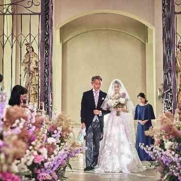 プリムローズ/FIVESTAR WEDDING 大切なゲストに見守られ 25mのバージンロードをゆっくり歩み人生を振り返るお時間