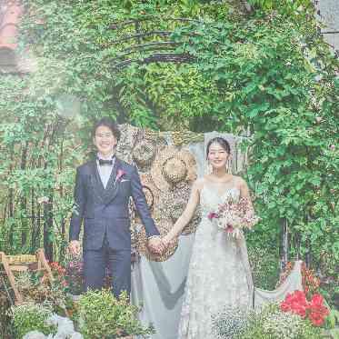 プリムローズ/FIVESTAR WEDDING 華やかなアーチが特徴的