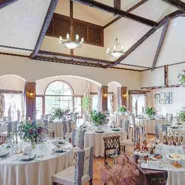 プリムローズ/FIVESTAR WEDDING 白を基調とした人気の会場