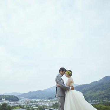 ウェスティン都ホテル京都 東山のロケーションを一望できる開放的な空間も人気の一つです。