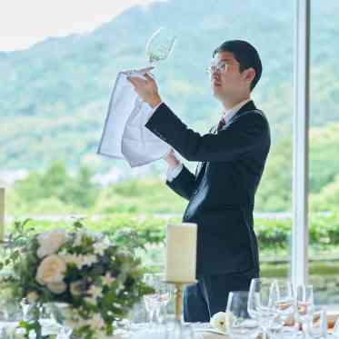 伝統受け継ぐ、一流ホテルスタッフサービス