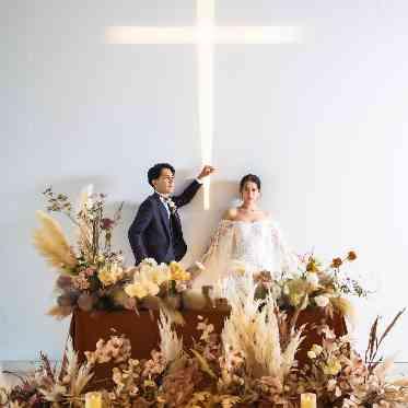 One O Five - Hilton Nagoya(ワン・オー・ファイブ ‐ ヒルトン名古屋) たくさんのお花に彩られたここでしか体験できないウェディングスタイル