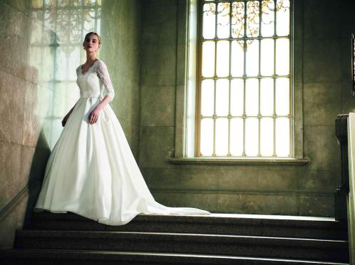 ビアンカーラ ヒルサイドテラス ドレス・衣装