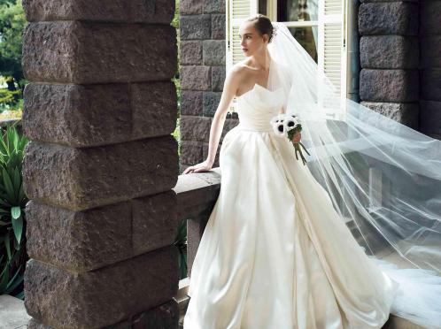 ビアンカーラ ヒルサイドテラス ドレス・衣装