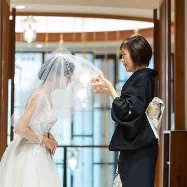 THE MORRIS シャンデリアバックでのベールダウン