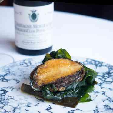 CITY CLUB OF TOKYO フランス料理の伝統を守りつつも革新的(モダン)な料理にもチャレンジ