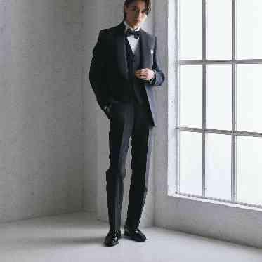 CITY CLUB OF TOKYO タキシードも充実のラインナップ