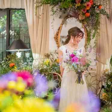 Angepatio(アンジェパティオ) まるでお花畑の会場に!