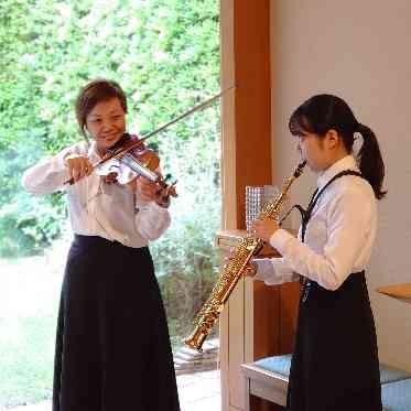 HOTEL PLAZA KOBE（ホテルプラザ神戸） ヴァイオリンとソプラノサックスがおふたりの結婚式を華やかに♪