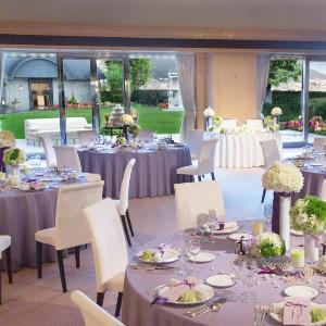 HOTEL PLAZA KOBE(ホテルプラザ神戸) フェミニンなラベンダー色が上品なテーブルコーディネート♪