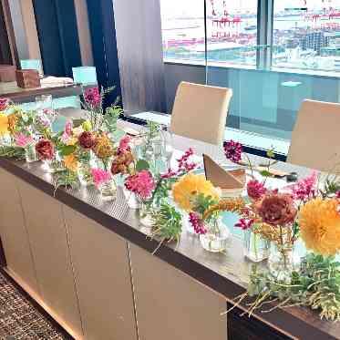 HOTEL PLAZA KOBE(ホテルプラザ神戸) カラフルなお花でのコーディネートも可能!