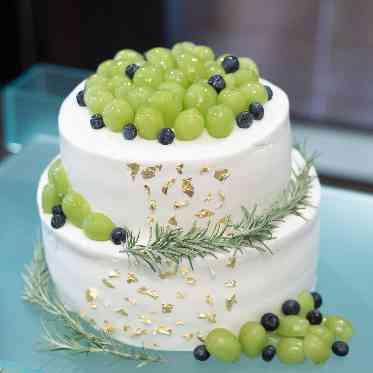 HOTEL PLAZA KOBE(ホテルプラザ神戸) フルーツにもこだわったウェディングケーキ!