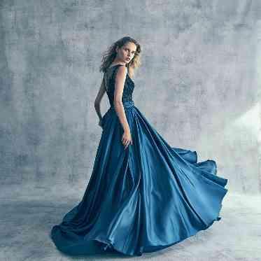 HOTEL PLAZA KOBE(ホテルプラザ神戸) カラードレスのバリエーションも豊富