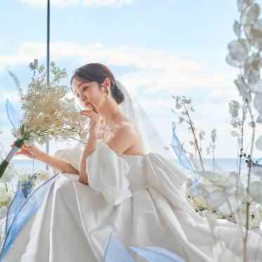 やさしい白とブルーの世界の中でフォトタイム