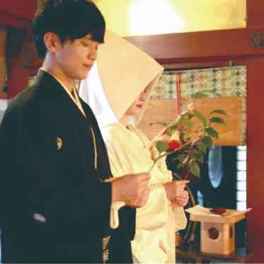 ANAインターコンチネンタルホテル東京 玉串奉奠:神前に玉串を捧げ、御祭神のご加護を祈願します