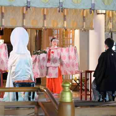 ANAインターコンチネンタルホテル東京 巫女が豊栄の舞を奉奏し、門出を祝い末永い幸福とご両家の繁栄を祈ります