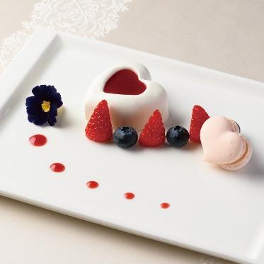 東京ベイ舞浜ホテル　ファーストリゾート  彩り豊かなデザートがパーティーに華を添える