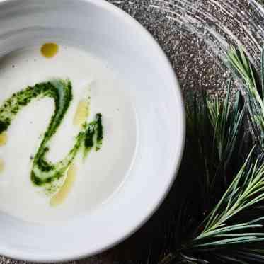 une osaka(ユヌ 大阪) フランスや世界各地から届く厳選された様々なこだわりの食材を融合させた至高の一皿