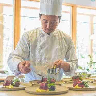 Healing Forest Garden(ヒーリング フォレスト ガーデン) シェフのこだわりコース料理をご提供