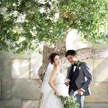 ザ コンチネンタル横浜 シンボルツリーのもと、印象に残る誓いのシーンを