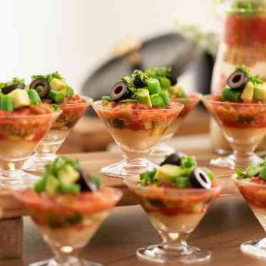 ザ コンチネンタル横浜 【BBQウェディング】サイドメニューも豊富♪ジャーに入ったサルサや新鮮な野菜も!