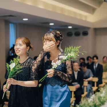 ゲストから受け取る祝福のブーケ…おめでとうと、ありがとうが直接伝わるセレモニー